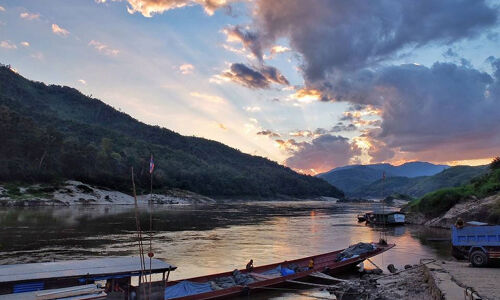 Pak Beng Suset on the River